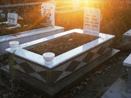 Mozaik Üstü Mermer Kapaklı Mezar